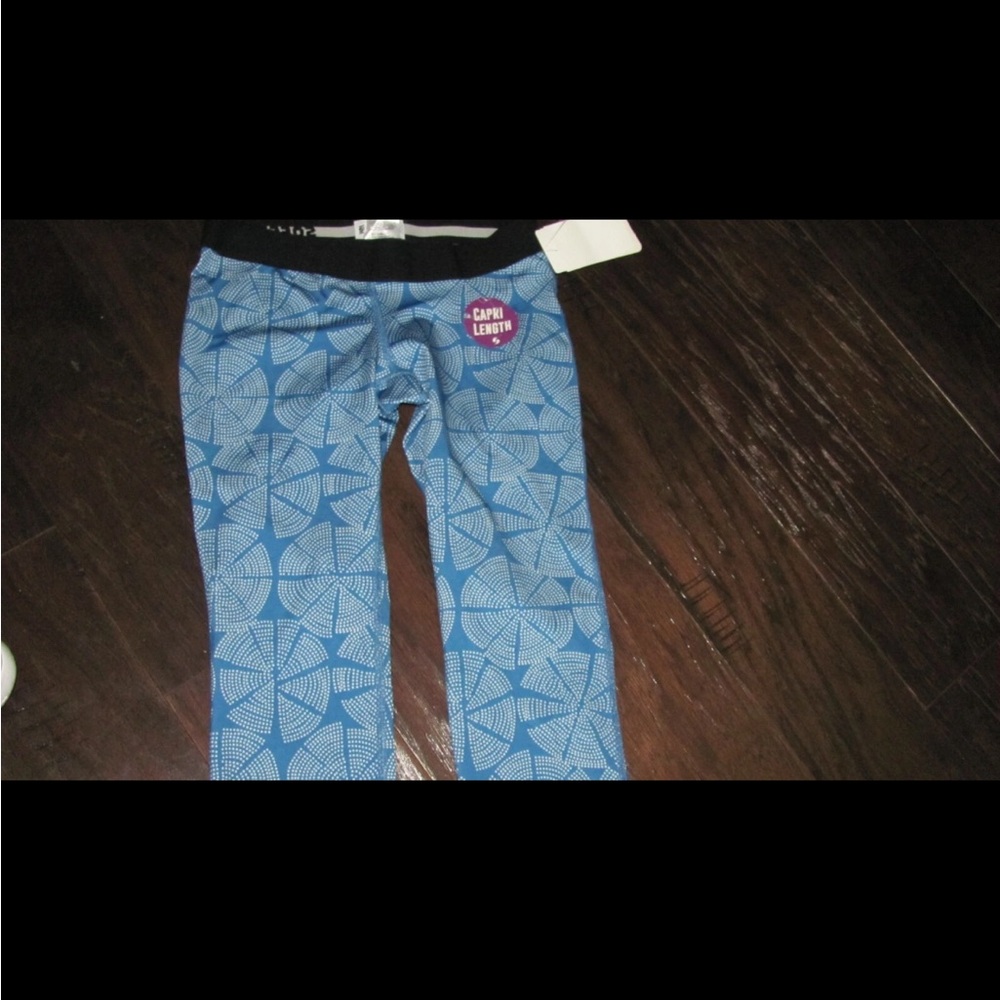 Soffee moonstruck dri cap Kids capris low rise sz 12-14 nwt